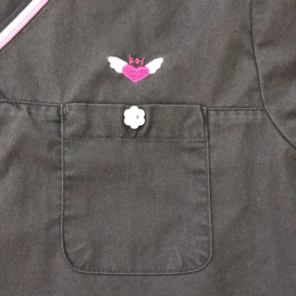 Koi Scrubs / Gray V-neck Scrub Top, Size XS - Picture 3 of 5